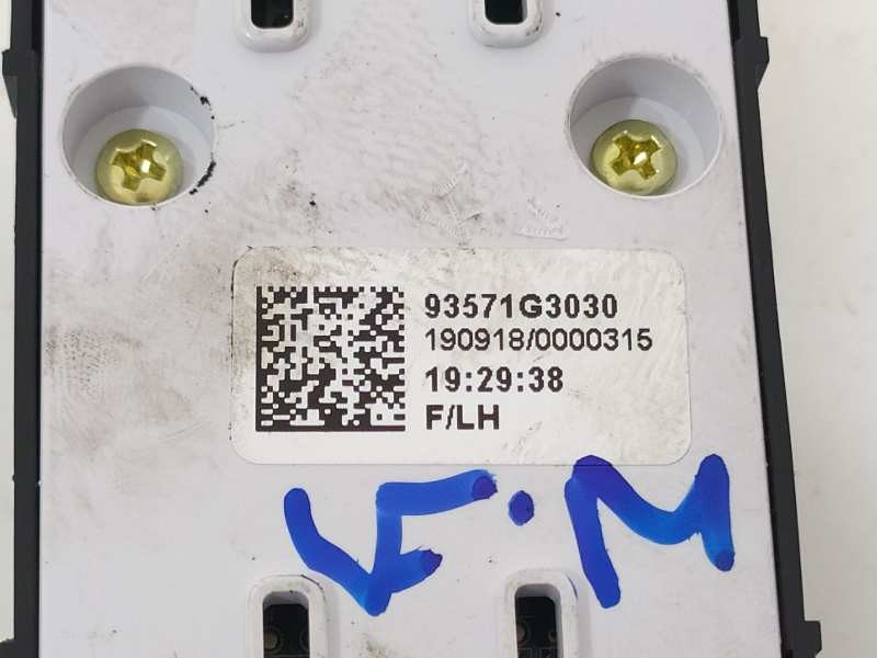 Recambio de mando elevalunas delantero izquierdo para hyundai i30 (pd) go! referencia OEM IAM 93571G3030  