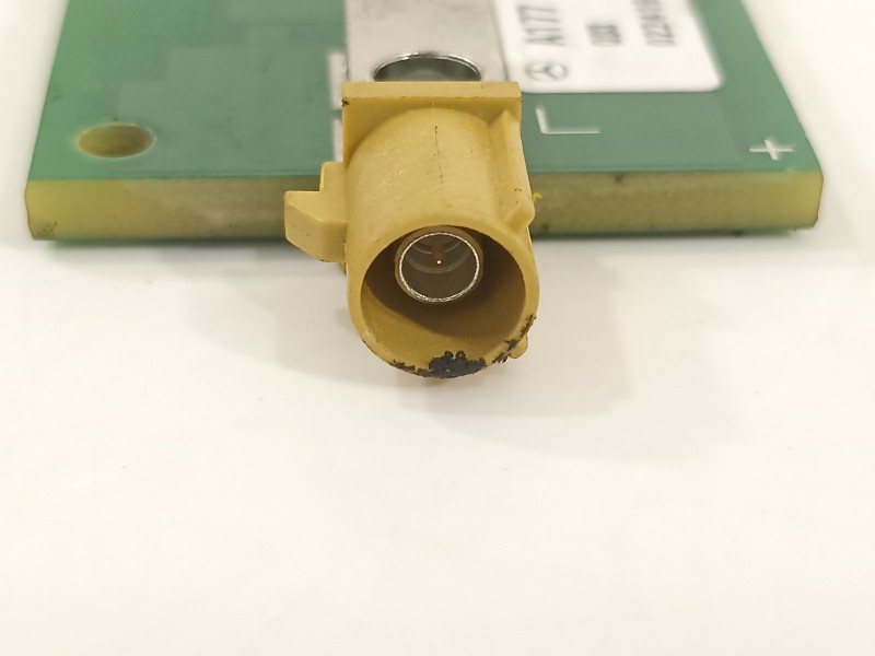 Recambio de antena para mercedes-benz clase b (w247) 247 referencia OEM IAM A1779052902  