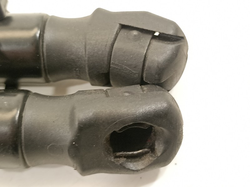 Recambio de amortiguadores maletero / porton para seat arona fr referencia OEM IAM 6F9827550A01S  