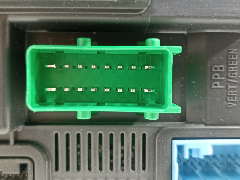 Recambio de caja reles / fusibles para peugeot 2008 (--.2013) active referencia OEM IAM 9665547480  