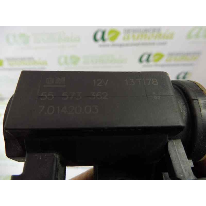 Recambio de valvula aire adicional para opel insignia sports tourer sportive 4x4 referencia OEM IAM 55573362 70142003 