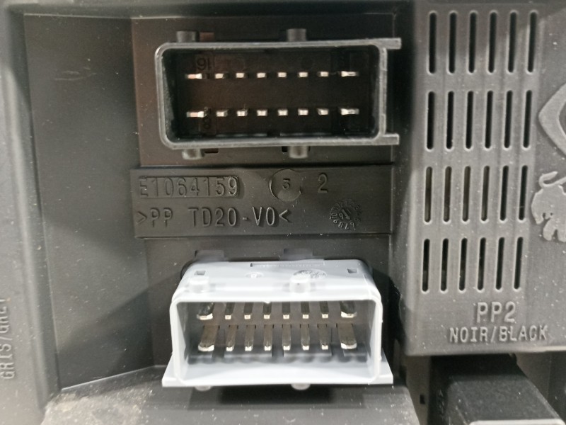 Recambio de caja reles / fusibles para peugeot 2008 (--.2013) active referencia OEM IAM 9665547480  