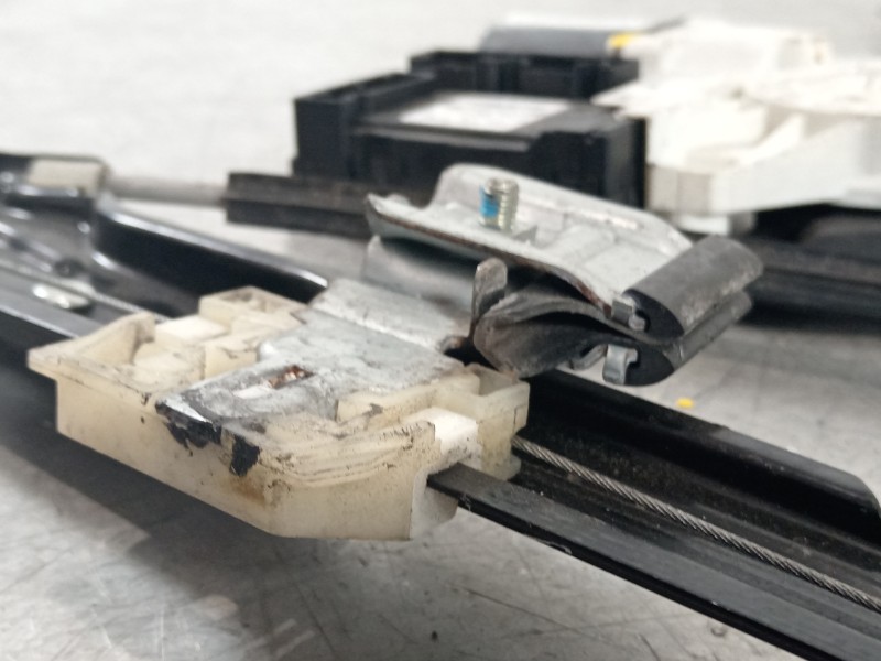 Recambio de elevalunas delantero izquierdo para volkswagen caddy furgón/kombi furgón bluemotion referencia OEM IAM 2K5959701  