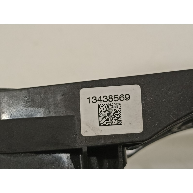 Recambio de maneta exterior delantera derecha para opel corsa e selective referencia OEM IAM 13438569  