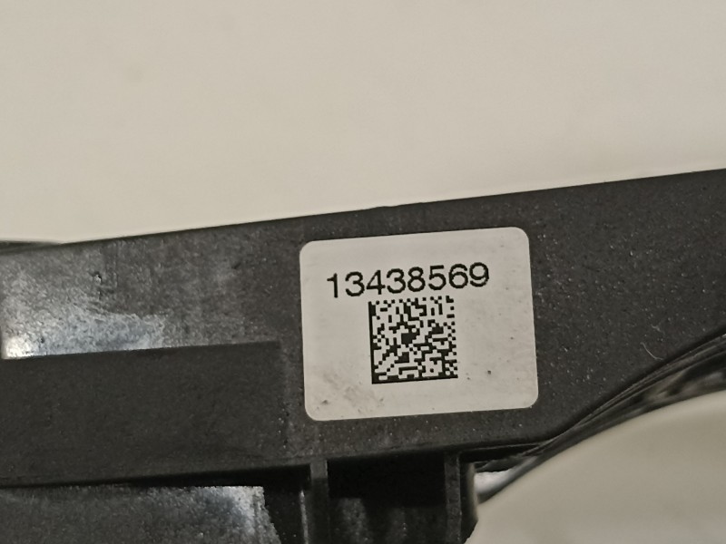 Recambio de maneta exterior delantera derecha para opel corsa e selective referencia OEM IAM 13438569  