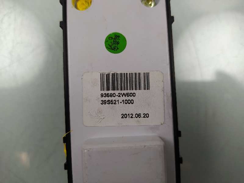 Recambio de mando elevalunas trasero izquierdo para hyundai santa fe (dm) style 4wd referencia OEM IAM 935802W600 39S5211000 