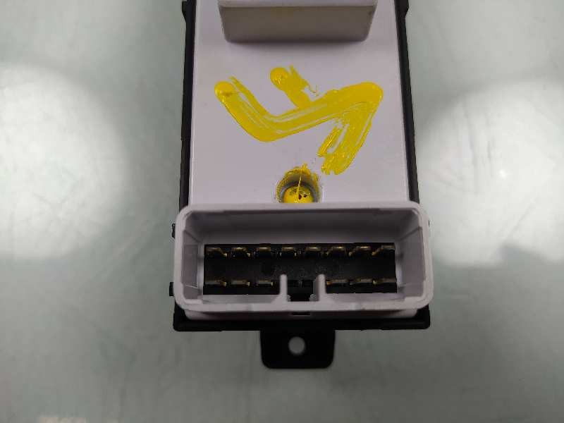 Recambio de mando elevalunas trasero izquierdo para hyundai santa fe (dm) style 4wd referencia OEM IAM 935802W600 39S5211000 