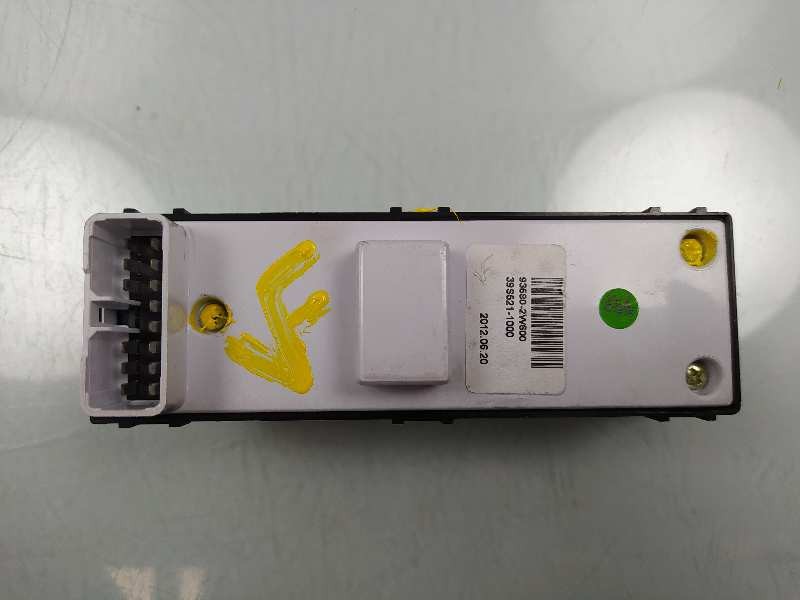 Recambio de mando elevalunas trasero izquierdo para hyundai santa fe (dm) style 4wd referencia OEM IAM 935802W600 39S5211000 