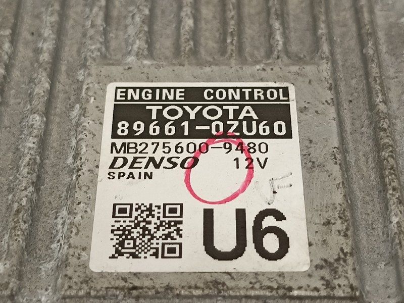 Recambio de centralita motor uce para toyota auris hybrid active referencia OEM IAM 896610ZU60  
