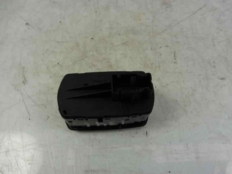 Recambio de mando elevalunas delantero izquierdo para opel corsa e selective referencia OEM IAM 13430017  