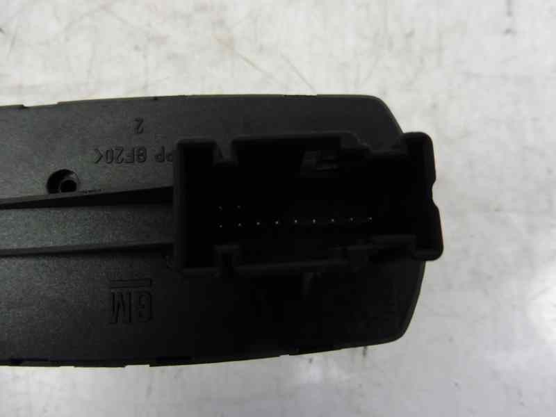 Recambio de mando elevalunas delantero izquierdo para opel corsa e selective referencia OEM IAM 13430017  