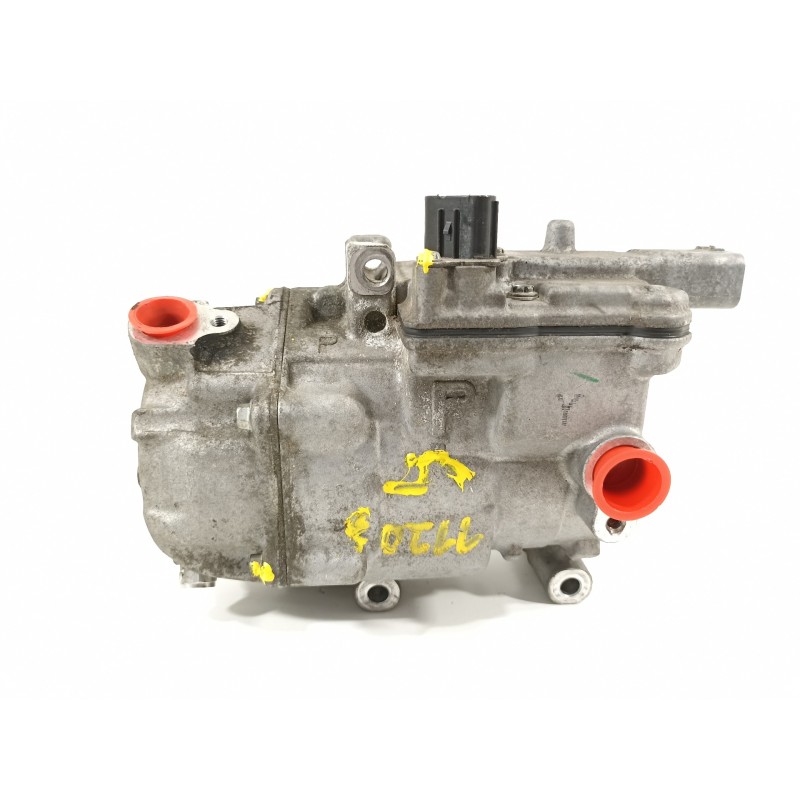 Recambio de compresor aire acondicionado para toyota auris hybrid active referencia OEM IAM 422001330  