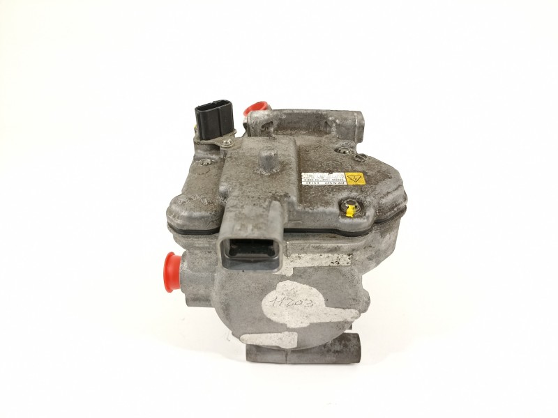 Recambio de compresor aire acondicionado para toyota auris hybrid active referencia OEM IAM 422001330  