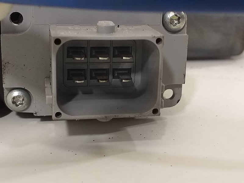 Recambio de elevalunas delantero derecho para opel corsa e selective referencia OEM IAM 13447039 541613212 