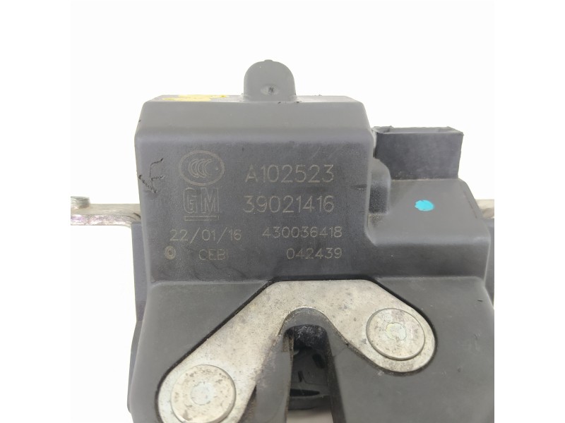 Recambio de cerradura maletero / porton para opel corsa e selective referencia OEM IAM 39021416  