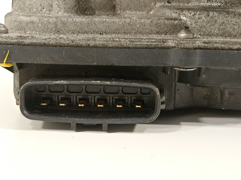 Recambio de caja mariposa para toyota auris hybrid active referencia OEM IAM 2203037060  