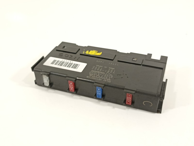 Recambio de caja reles / fusibles para toyota auris hybrid active referencia OEM IAM 8264147020  