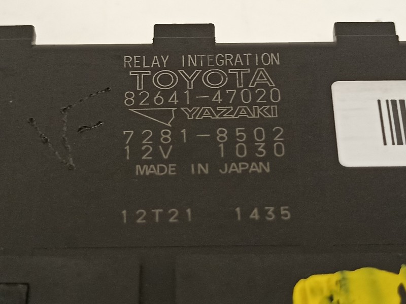 Recambio de caja reles / fusibles para toyota auris hybrid active referencia OEM IAM 8264147020  