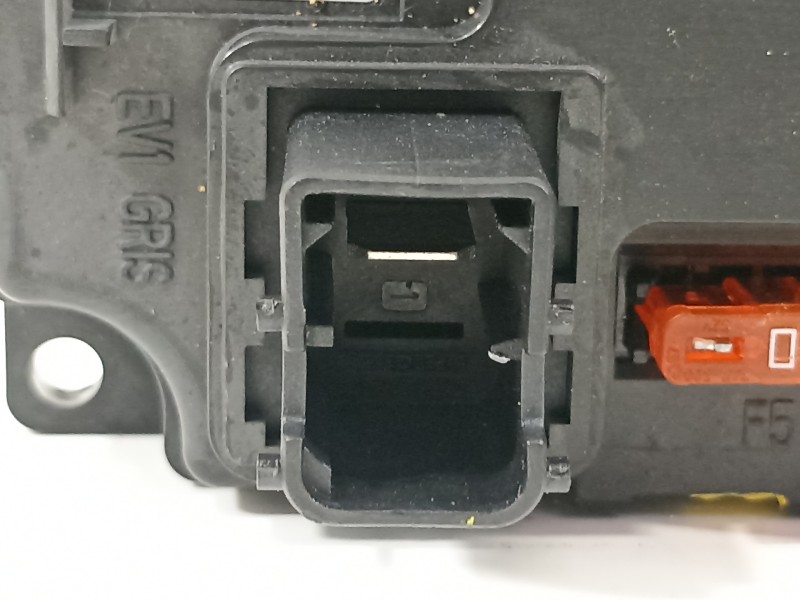 Recambio de caja reles / fusibles para peugeot 407 st confort referencia OEM IAM 9656148080  