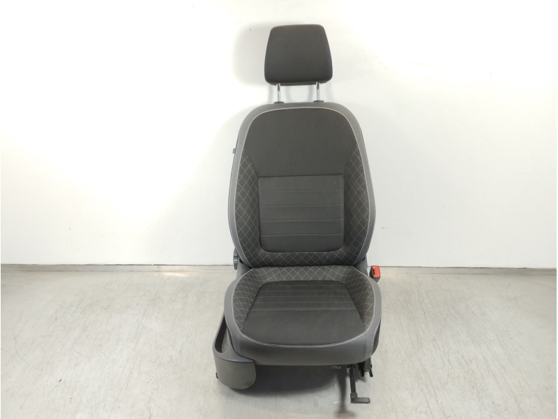 Recambio de asiento delantero derecho para skoda fabia active referencia OEM IAM 6R4881106  