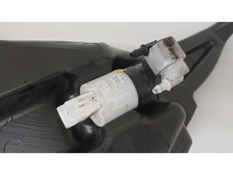 Recambio de deposito limpia para peugeot 308 style referencia OEM IAM 9801927380  