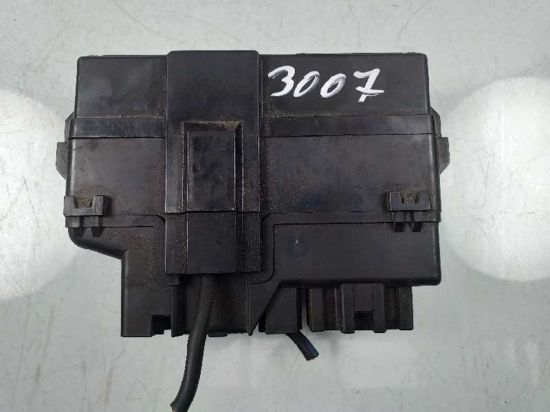 Recambio de caja reles / fusibles para mazda demio (dw) 1.5 active referencia OEM IAM FL500902B  