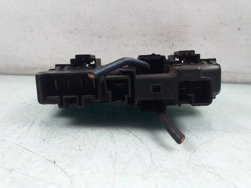 Recambio de caja reles / fusibles para mazda demio (dw) 1.5 active referencia OEM IAM FL500902B  