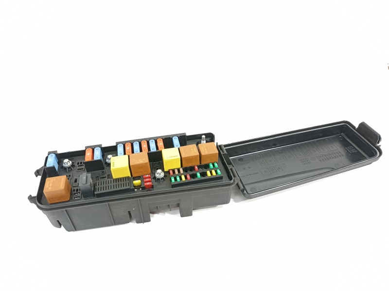 Recambio de caja reles / fusibles para saab 9-3 sport sedán linear sport referencia OEM IAM 519124705  