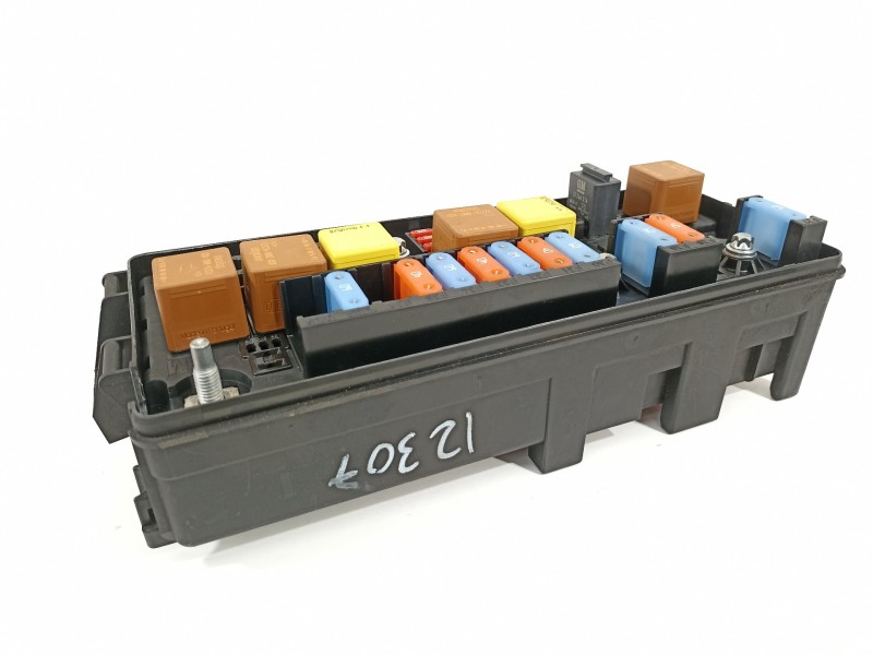 Recambio de caja reles / fusibles para saab 9-3 sport sedán linear sport referencia OEM IAM 519124705  
