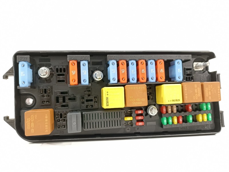 Recambio de caja reles / fusibles para saab 9-3 sport sedán linear sport referencia OEM IAM 519124705  