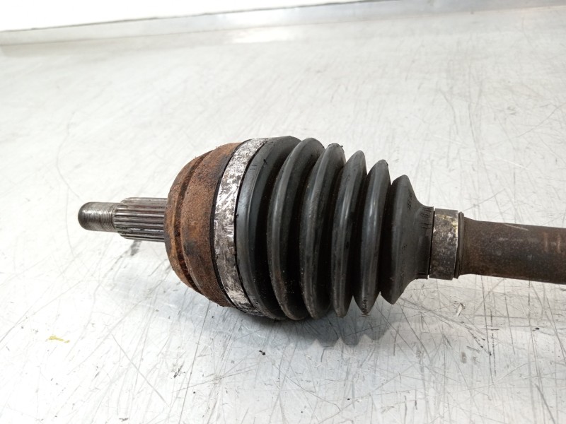 Recambio de transmision delantera izquierda para renault megane iii berlina 5 p bose edition referencia OEM IAM 8200725503  