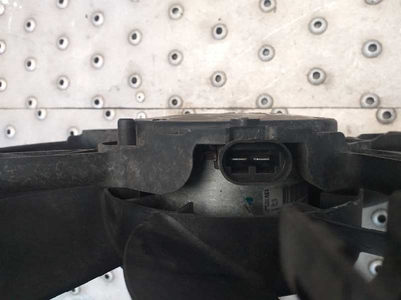 Recambio de electroventilador para renault scenic iii dynamique referencia OEM IAM 214812415R  