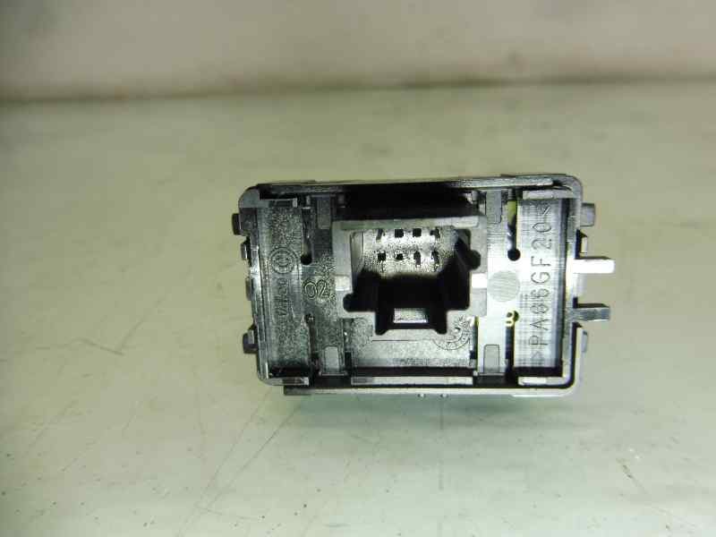 Recambio de mando elevalunas trasero izquierdo para renault scenic iii dynamique referencia OEM IAM 254010003R  
