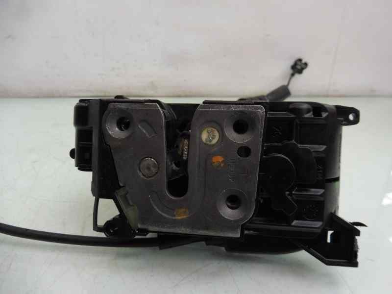 Recambio de cerradura puerta trasera izquierda para renault scenic iii dynamique referencia OEM IAM 825030032R  