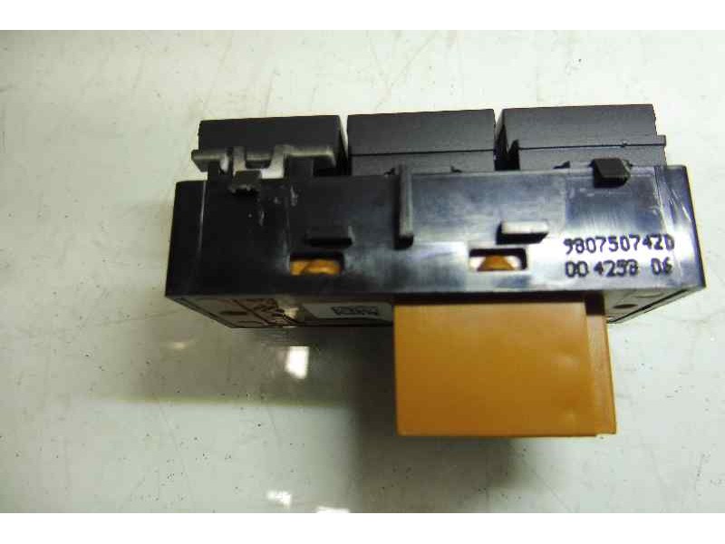 Recambio de mando multifuncion para peugeot 308 sw allure referencia OEM IAM 98075074ZD  