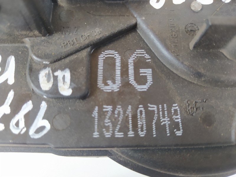 Recambio de cerradura puerta delantera derecha para opel zafira b cosmo referencia OEM IAM 13210749  