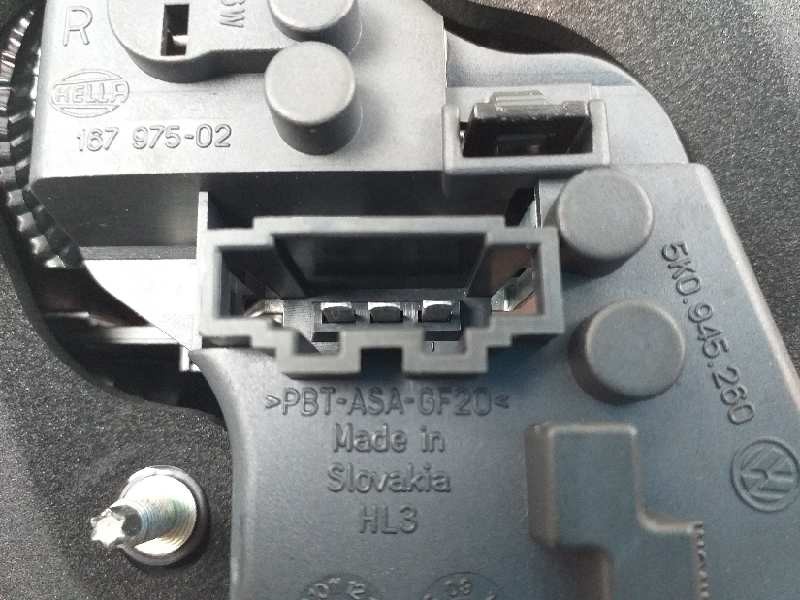 Recambio de piloto trasero derecho en porton para volkswagen golf vi (5k1) sport referencia OEM IAM 5K0945094AA  