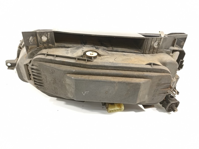 Recambio de faro derecho para citroën xantia berlina 2.0 hdi 90/110 attraction referencia OEM IAM 88205034D  