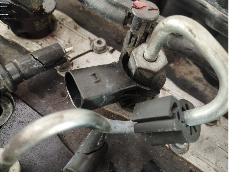 Recambio de inyector para audi a3 (8p) 2.0 tdi limited edition (103kw) referencia OEM IAM 03L130277 0445116030 