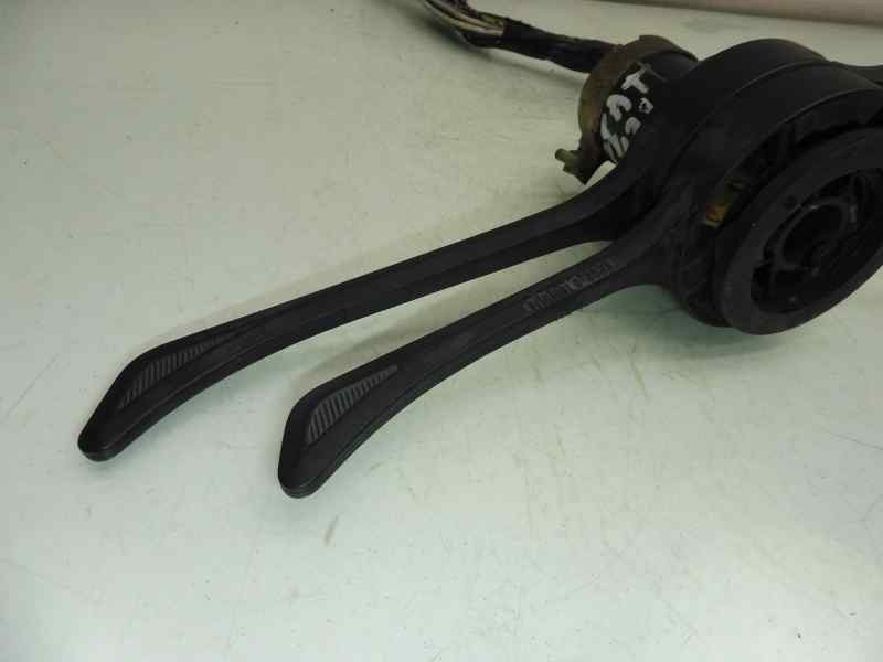 Recambio de mando intermitentes para seat 131 2.5d referencia OEM IAM   