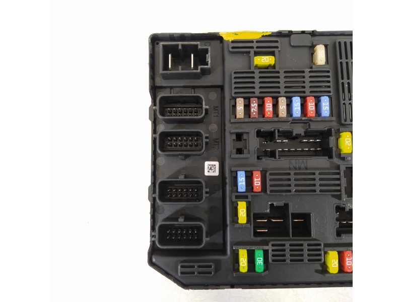 Recambio de caja reles / fusibles para renault scenic iii selection referencia OEM IAM 284B67924R  