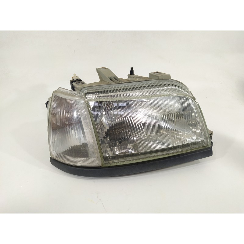 Recambio de faro derecho para renault clio i fase i+ii (b/c57) 1.2 alize referencia OEM IAM   
