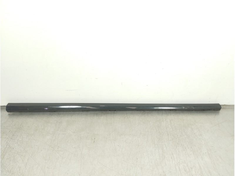 Recambio de faldon lateral para audi a1 sportback (8xf) attraction referencia OEM IAM 8XA853860  