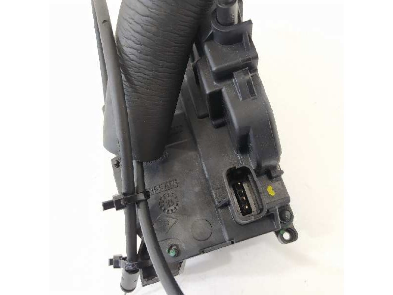 Recambio de cerradura puerta delantera derecha para renault scenic iii dynamique referencia OEM IAM 805020006R  