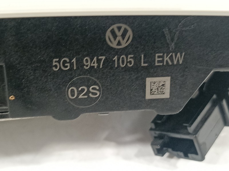 Recambio de luz interior para volkswagen golf vii lim. advance bluemotion referencia OEM IAM 5G1947105L  