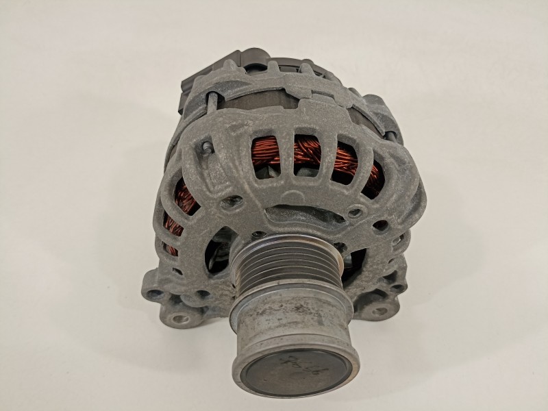 Recambio de alternador para volkswagen polo (6c1) advance bluemotion referencia OEM IAM 04E903015A  