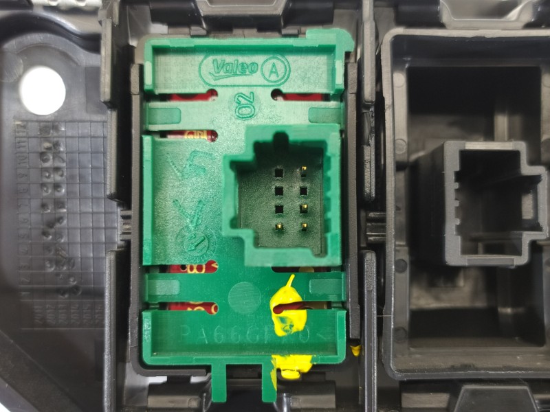 Recambio de mando multifuncion para renault clio iv grandtour dynamique referencia OEM IAM 251900567R  