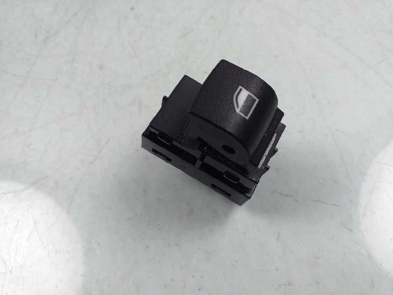 Recambio de mando elevalunas delantero derecho para bmw serie 4 coupe (f32) 420d referencia OEM IAM 920810702  