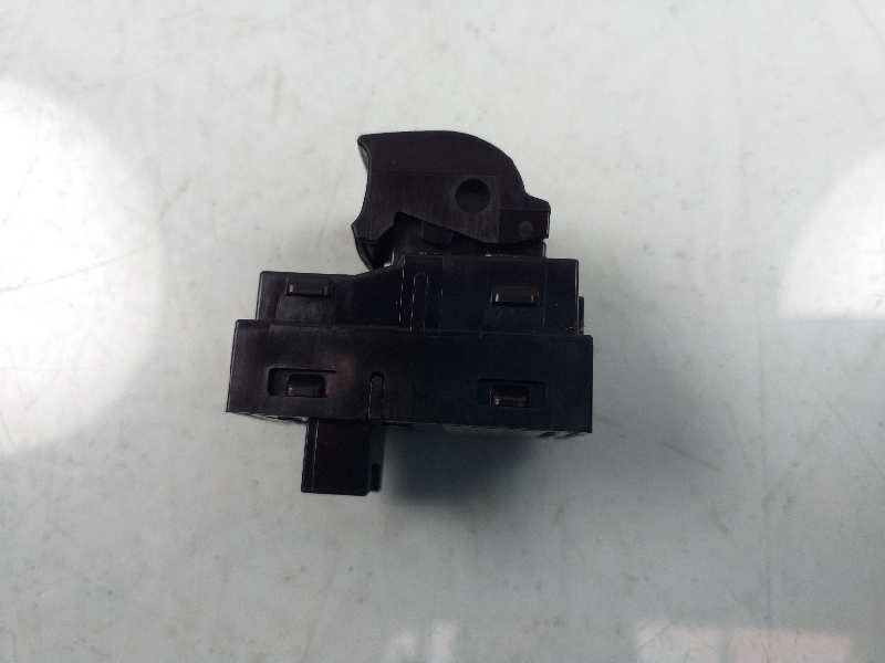 Recambio de mando elevalunas delantero derecho para bmw serie 4 coupe (f32) 420d referencia OEM IAM 920810702  