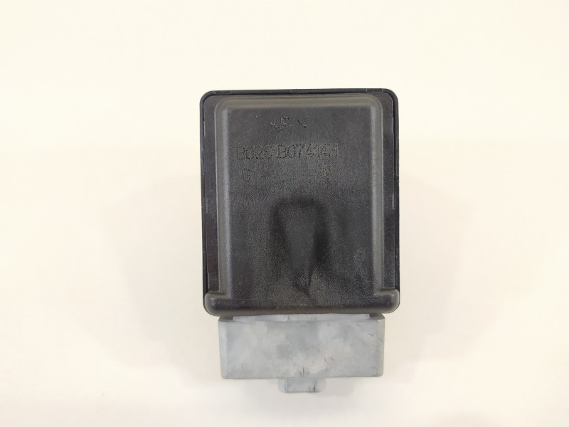 Recambio de antirrobo para renault clio iv grandtour dynamique referencia OEM IAM 8200604932  